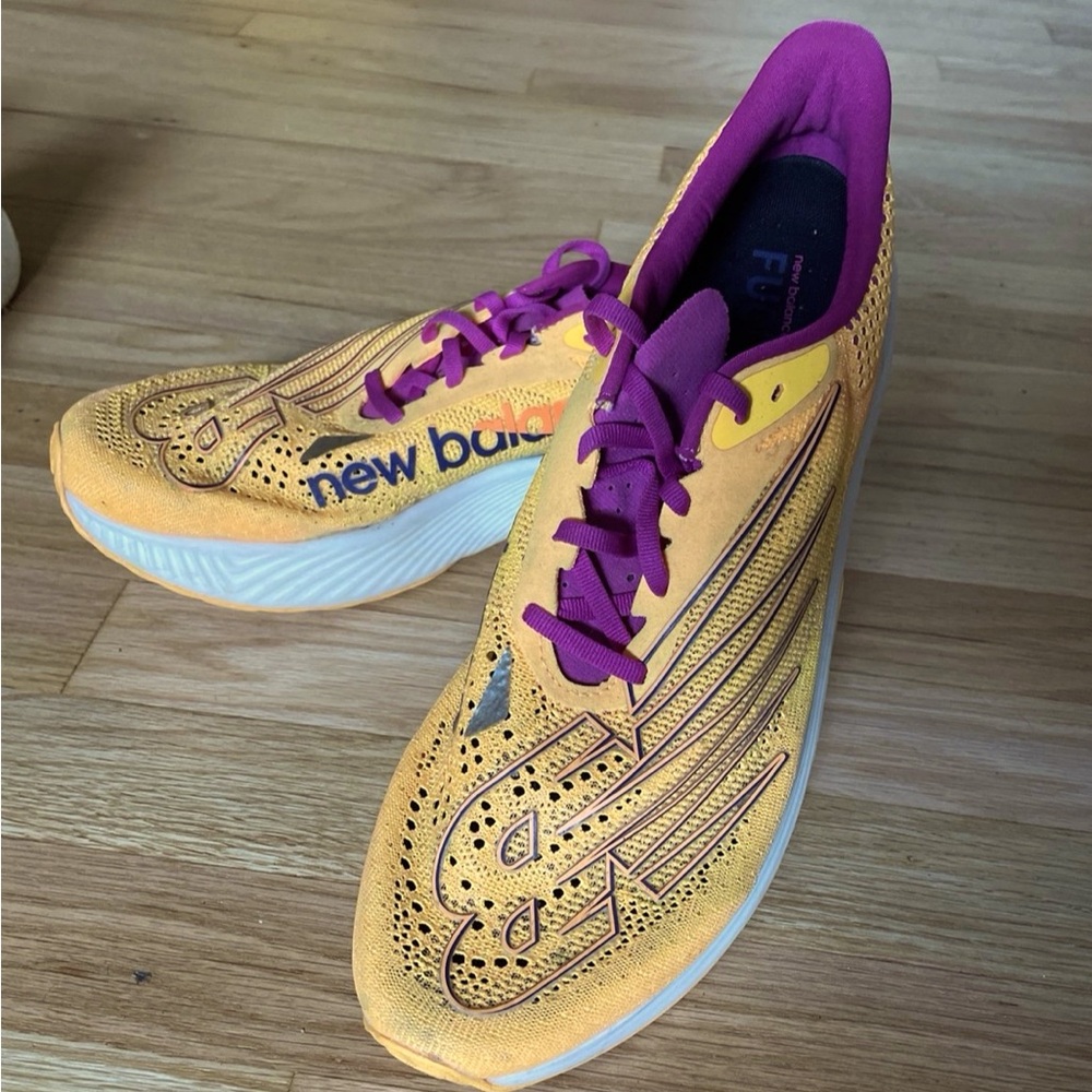 Running Shoes - Picture 3 of 9